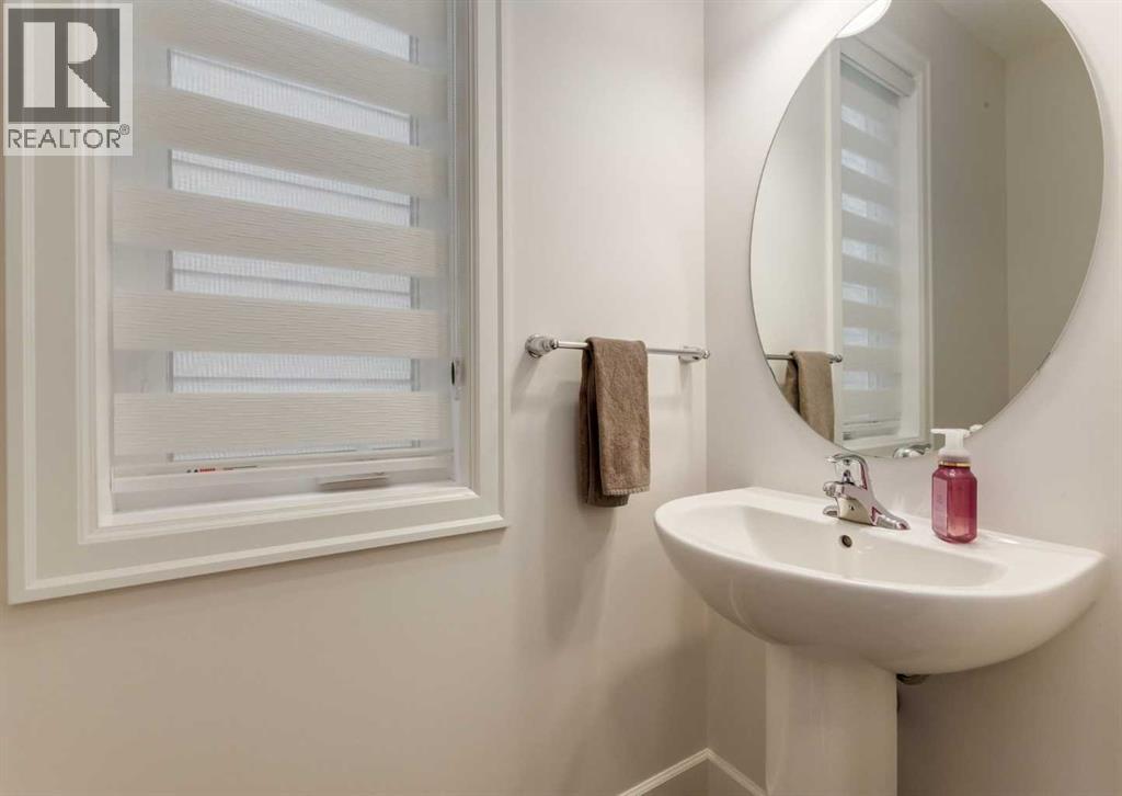 143 Yorkville Green Sw, Calgary, Alberta  T2X 4K1 - Photo 12 - A2280621