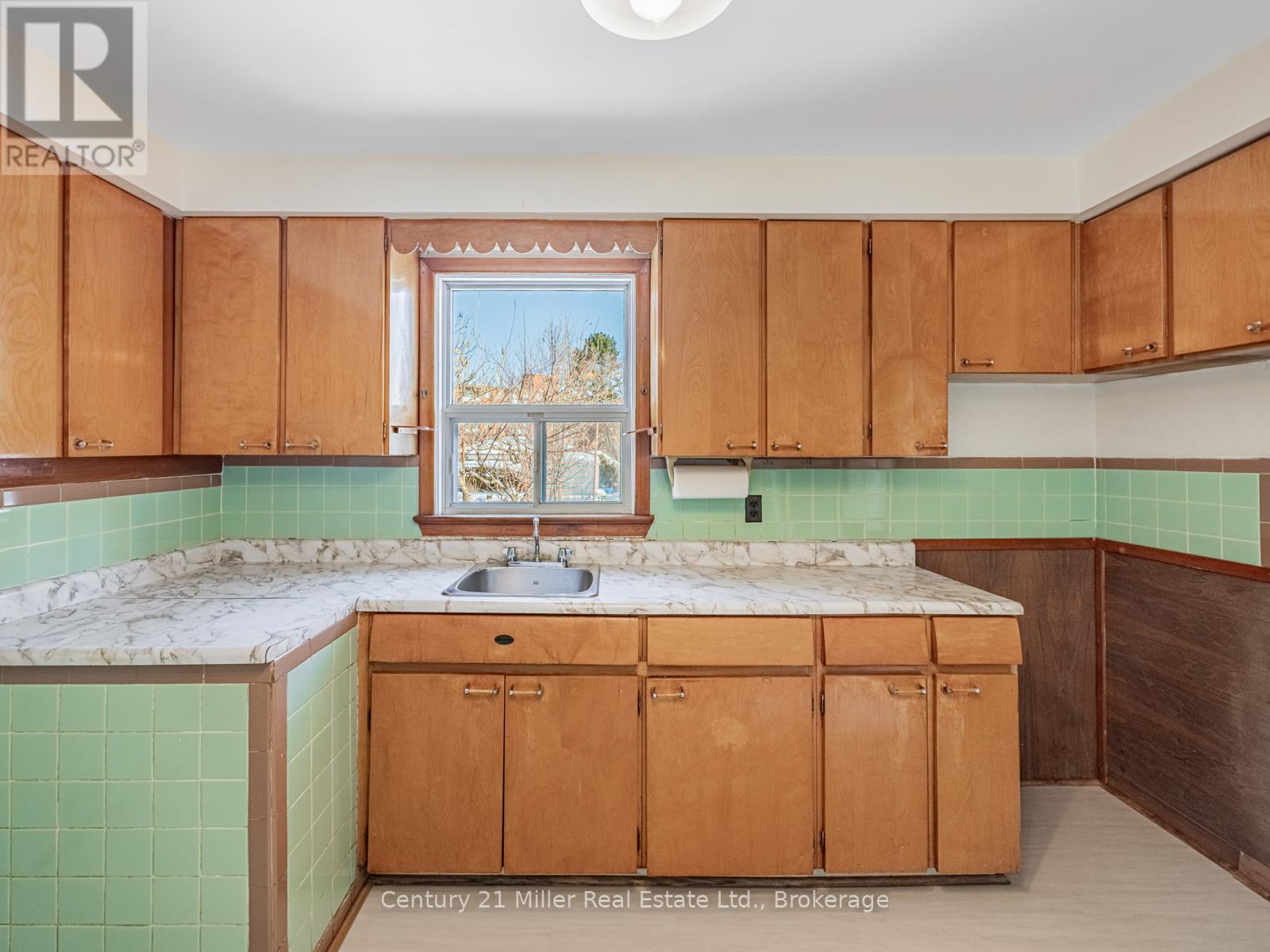 309 Queen Mary Drive, Oakville, Ontario  L6K 3L5 - Photo 16 - W12745594