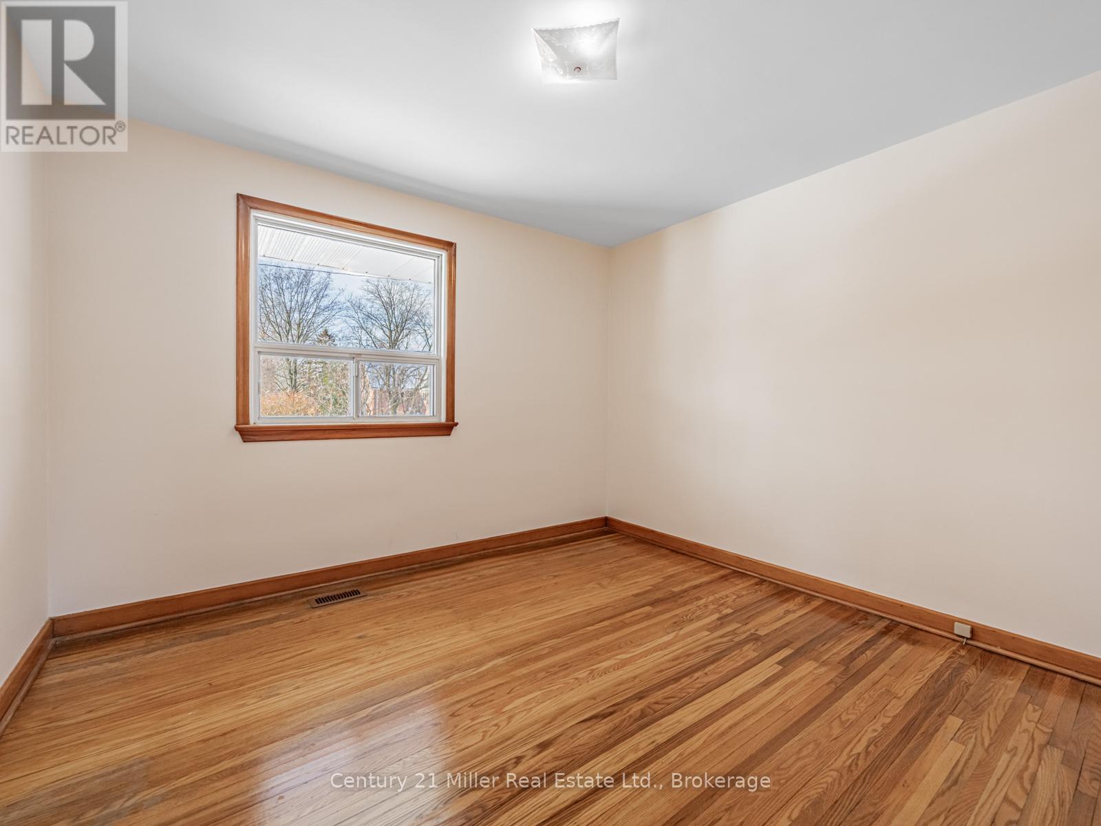 309 Queen Mary Drive, Oakville, Ontario  L6K 3L5 - Photo 19 - W12745594