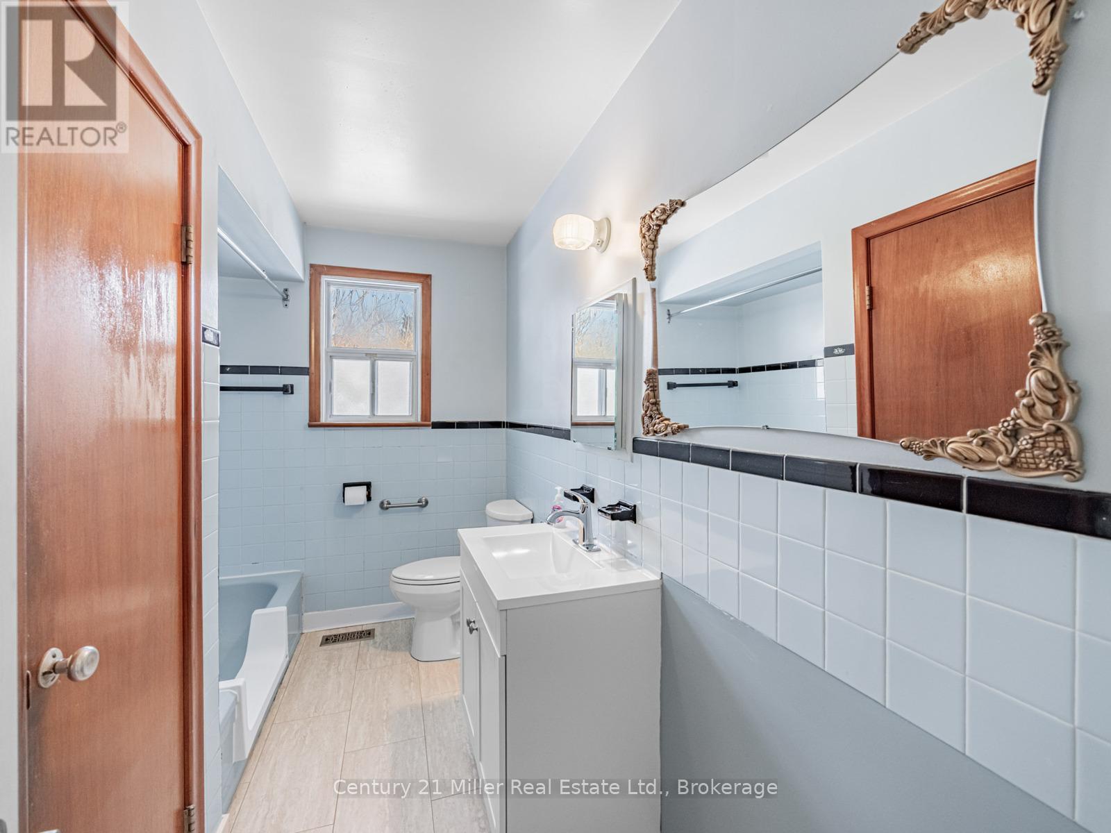 309 Queen Mary Drive, Oakville, Ontario  L6K 3L5 - Photo 21 - W12745594