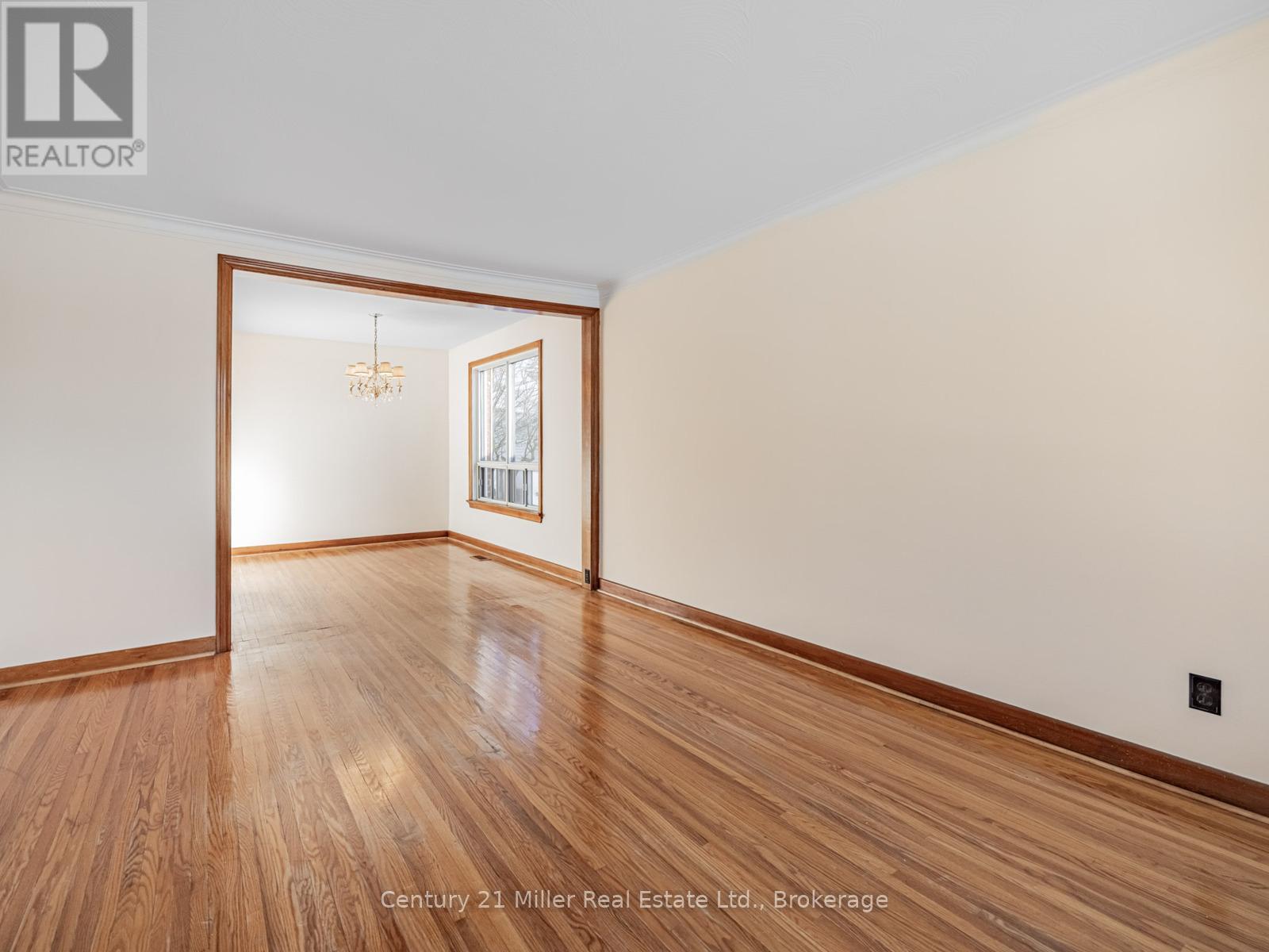 309 Queen Mary Drive, Oakville, Ontario  L6K 3L5 - Photo 13 - W12745594