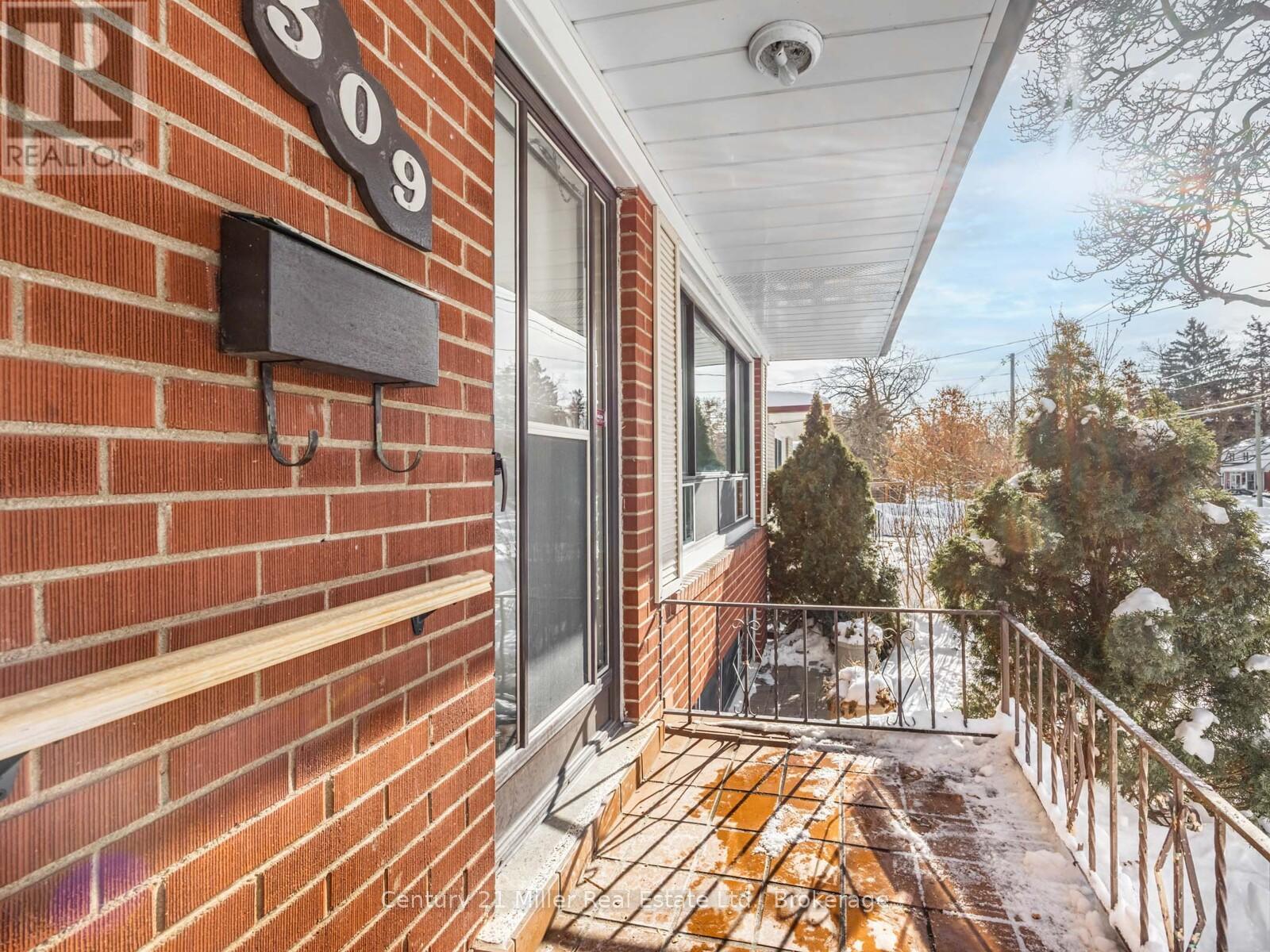 309 Queen Mary Drive, Oakville, Ontario  L6K 3L5 - Photo 7 - W12745594