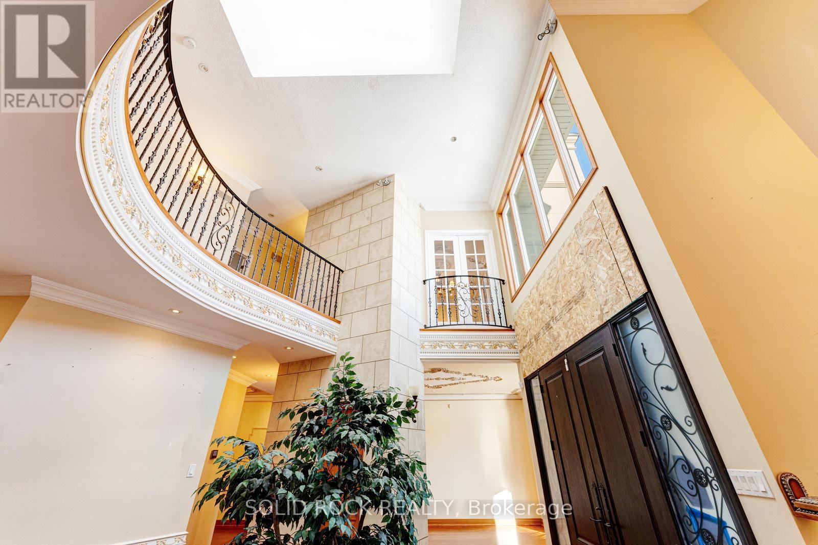 10 Merrydale Court, Brampton, Ontario  L6P 0H4 - Photo 13 - W12745658