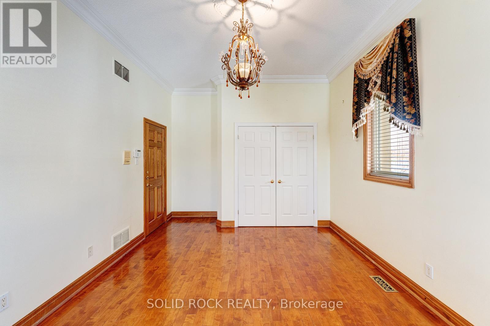 10 Merrydale Court, Brampton, Ontario  L6P 0H4 - Photo 18 - W12745658