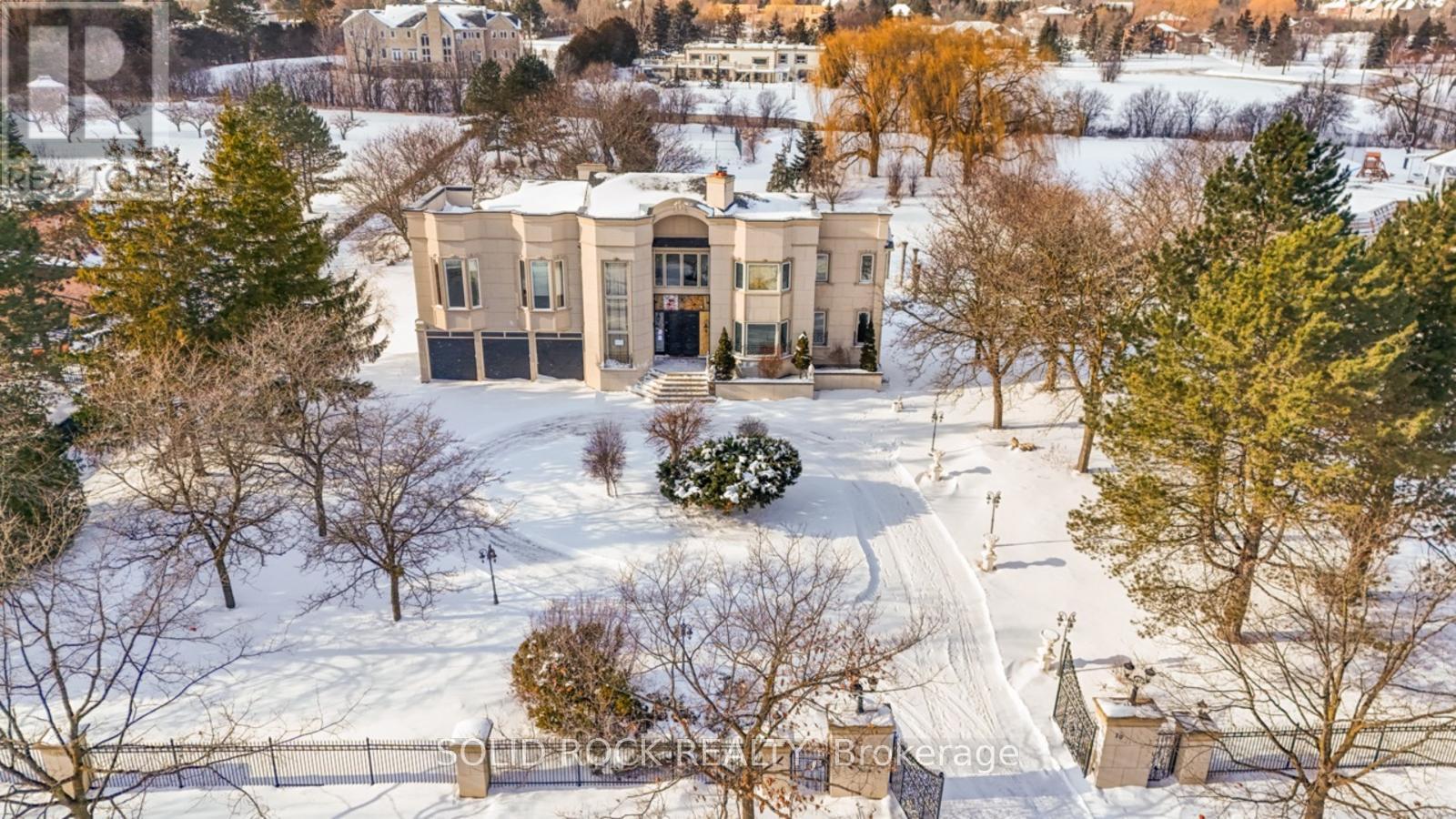 10 Merrydale Court, Brampton, Ontario  L6P 0H4 - Photo 2 - W12745658