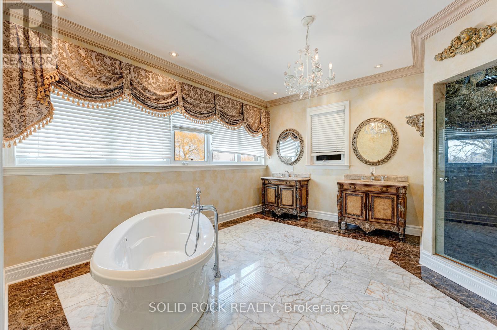 10 Merrydale Court, Brampton, Ontario  L6P 0H4 - Photo 39 - W12745658