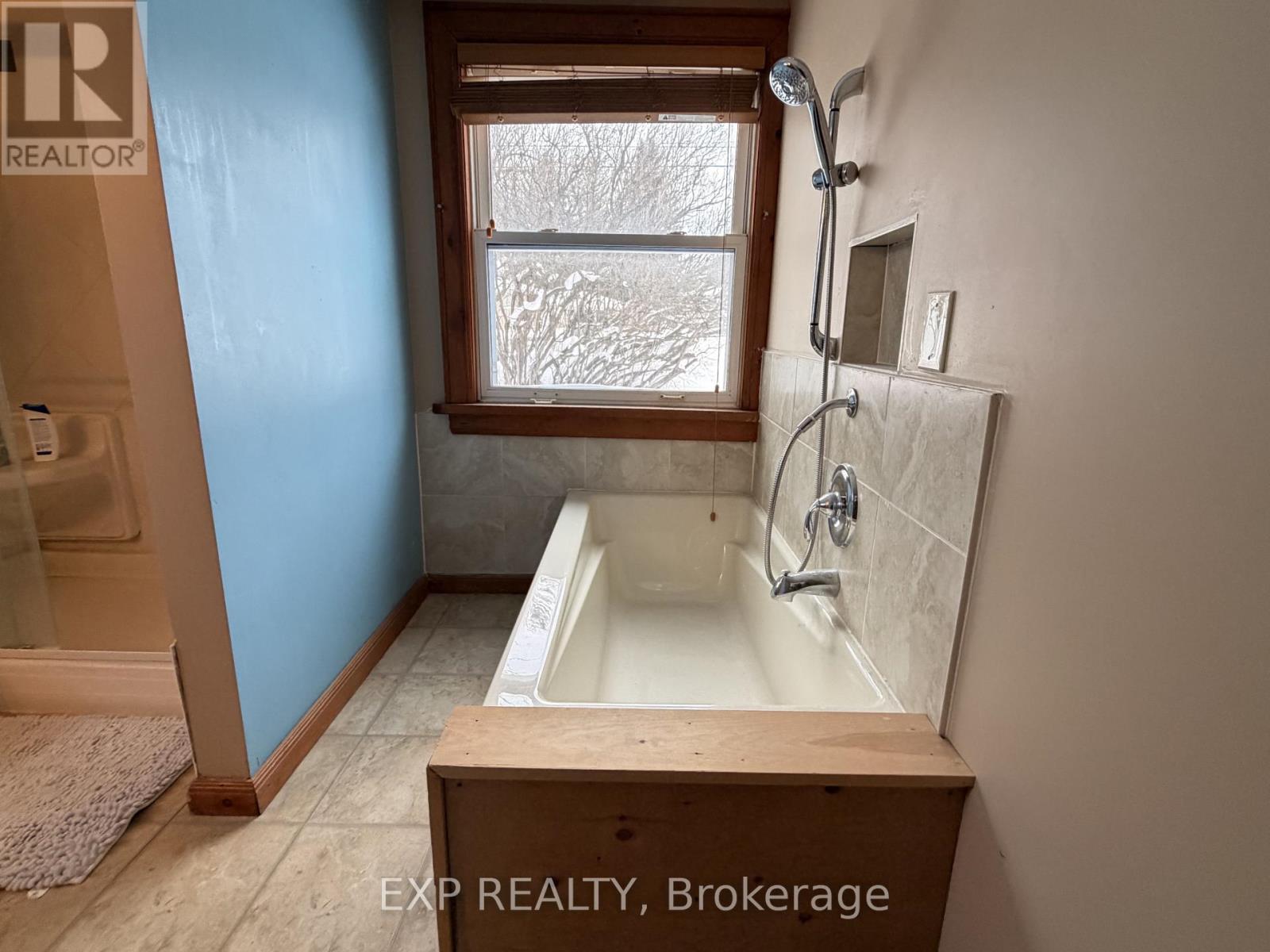 78 Yonge Street N, Springwater, Ontario  L0L 1P0 - Photo 11 - S12725042