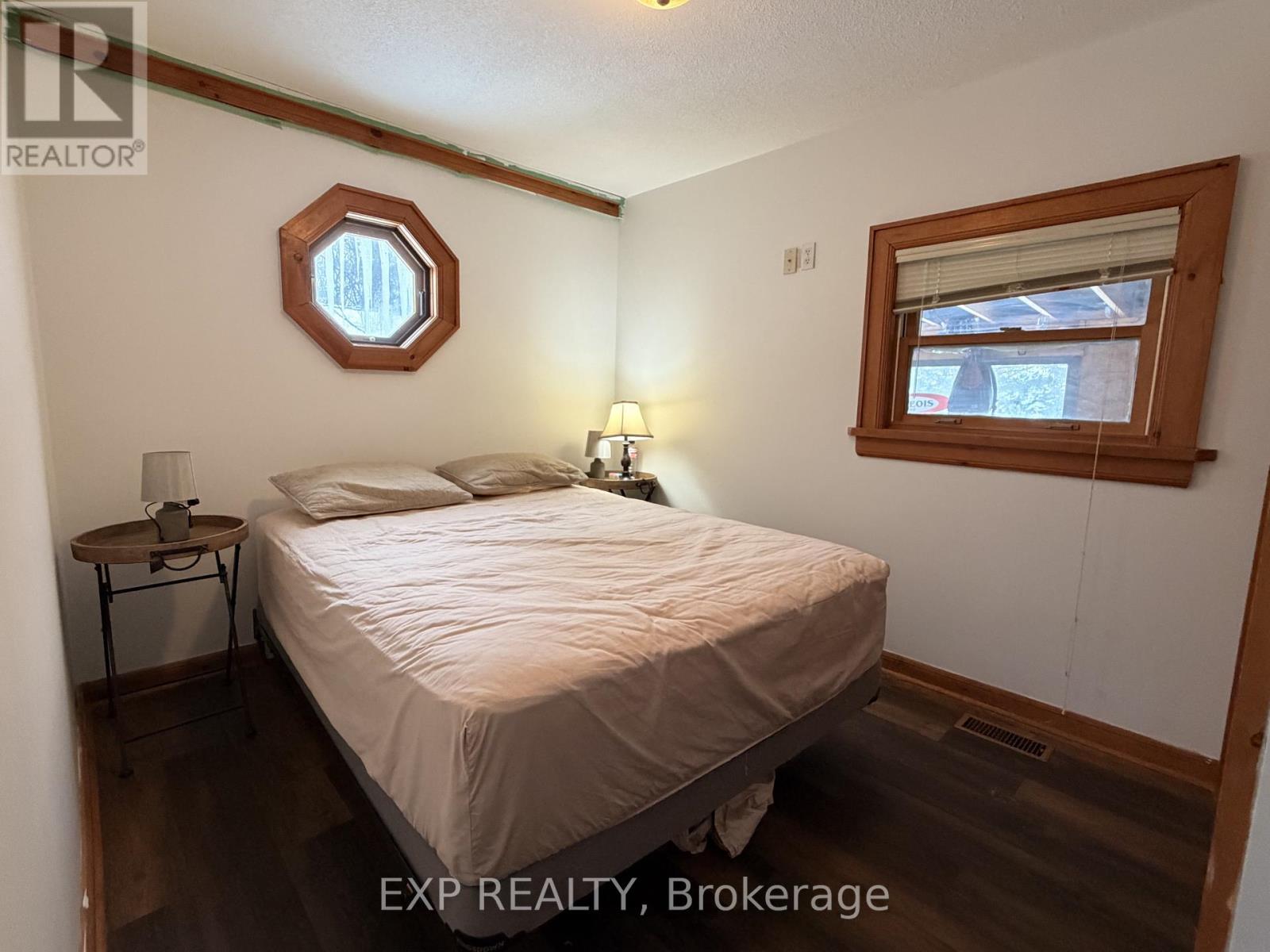 78 Yonge Street N, Springwater, Ontario  L0L 1P0 - Photo 10 - S12725042