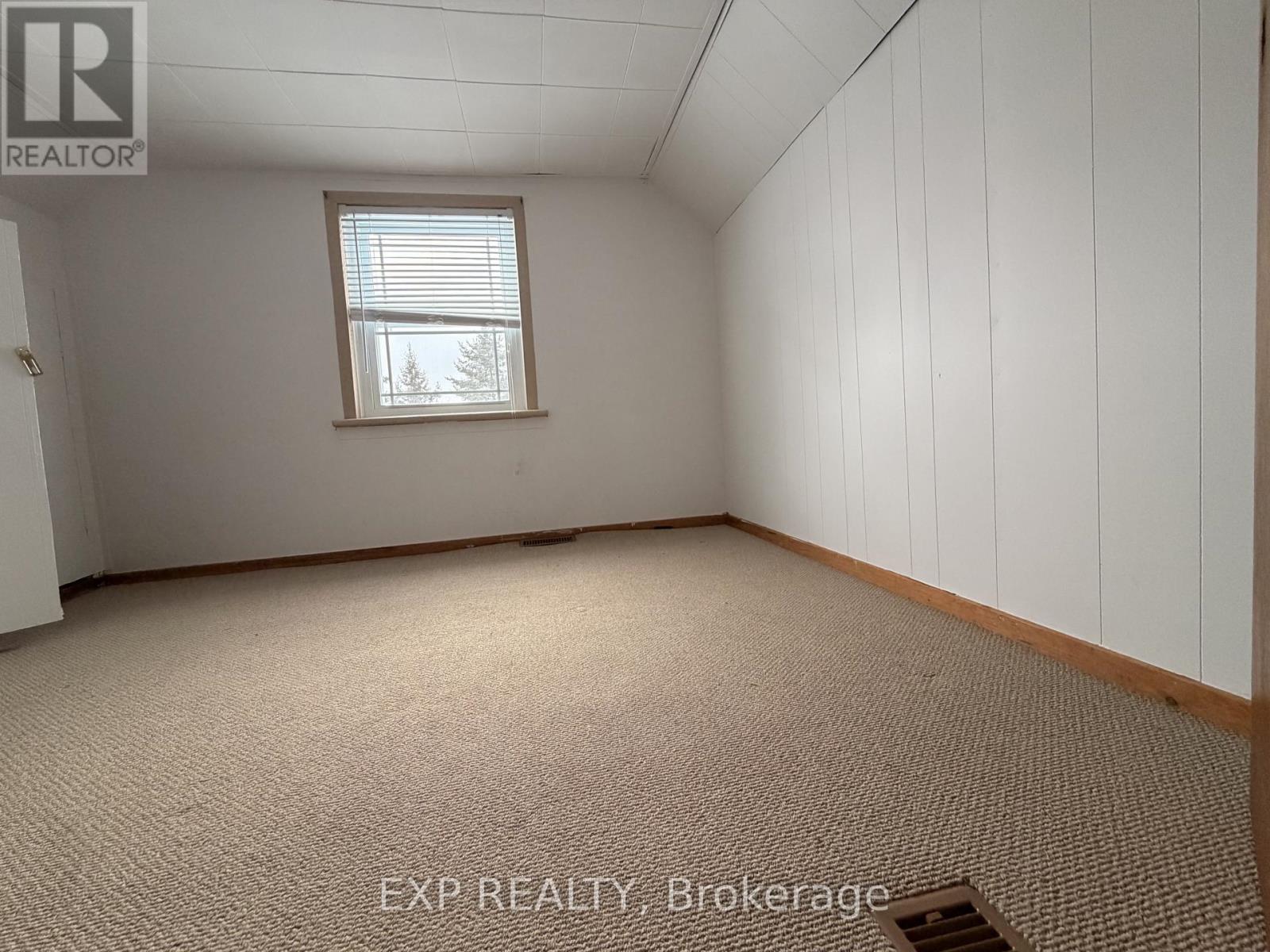 78 Yonge Street N, Springwater, Ontario  L0L 1P0 - Photo 23 - S12725042