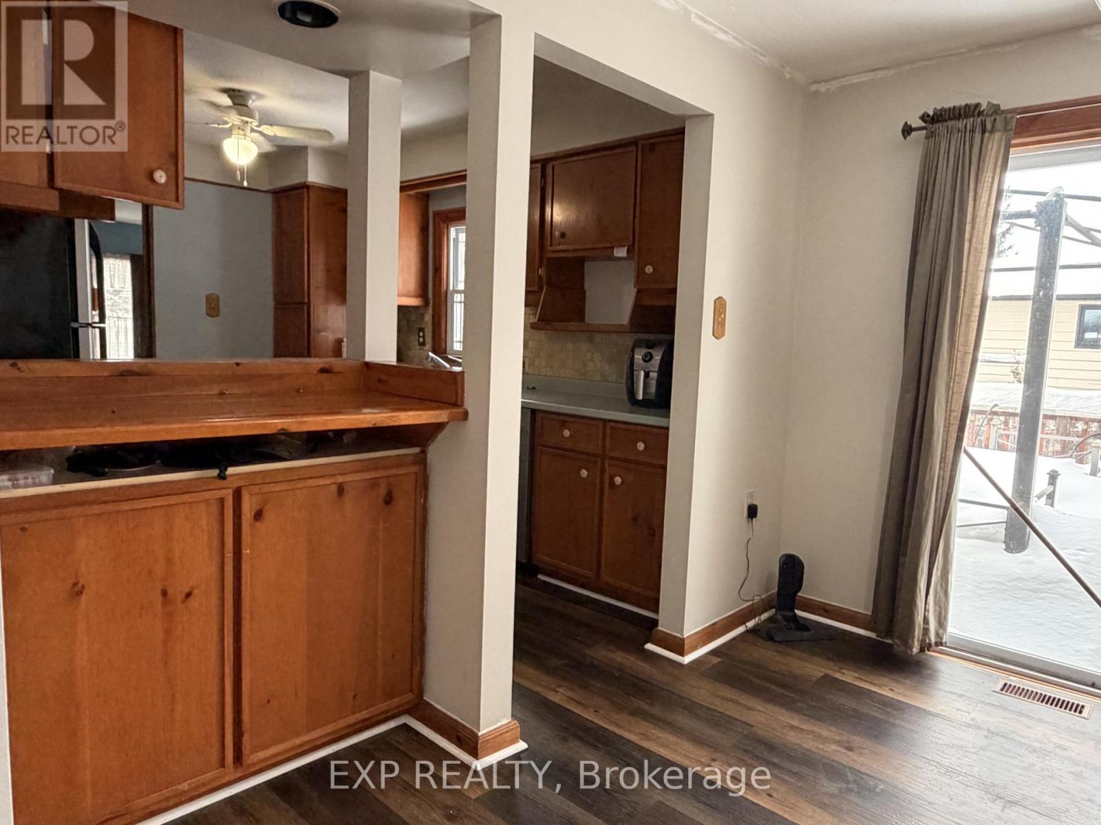 78 Yonge Street N, Springwater, Ontario  L0L 1P0 - Photo 31 - S12725042