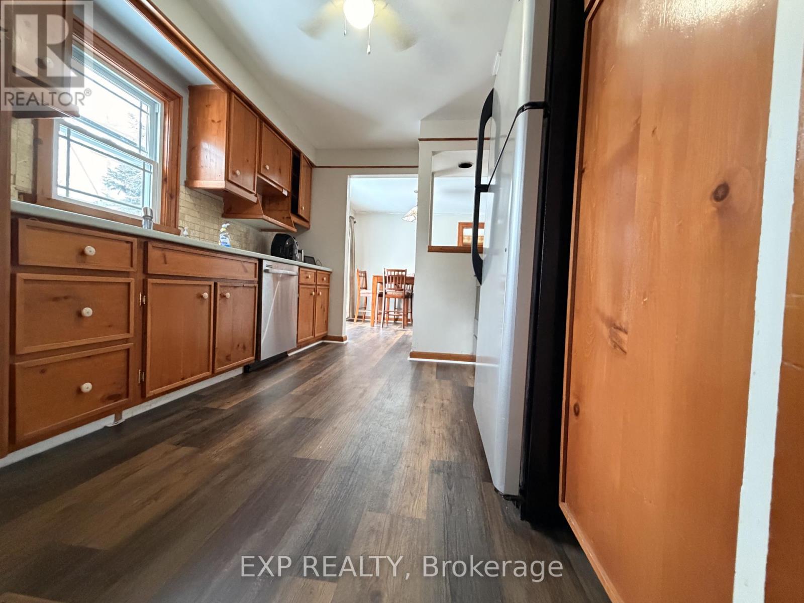 78 Yonge Street N, Springwater, Ontario  L0L 1P0 - Photo 35 - S12725042