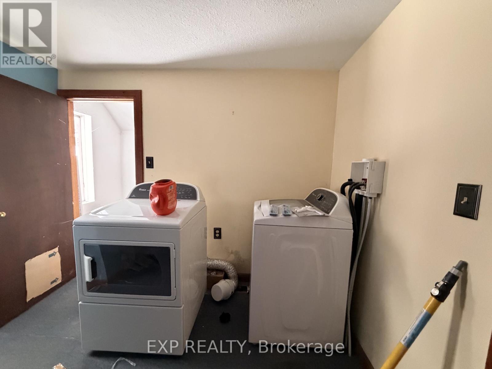 78 Yonge Street N, Springwater, Ontario  L0L 1P0 - Photo 36 - S12725042