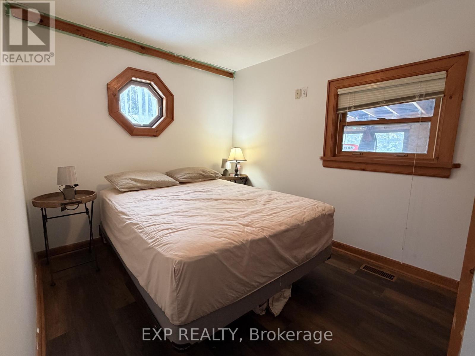 78 Yonge Street N, Springwater, Ontario  L0L 1P0 - Photo 9 - S12725042