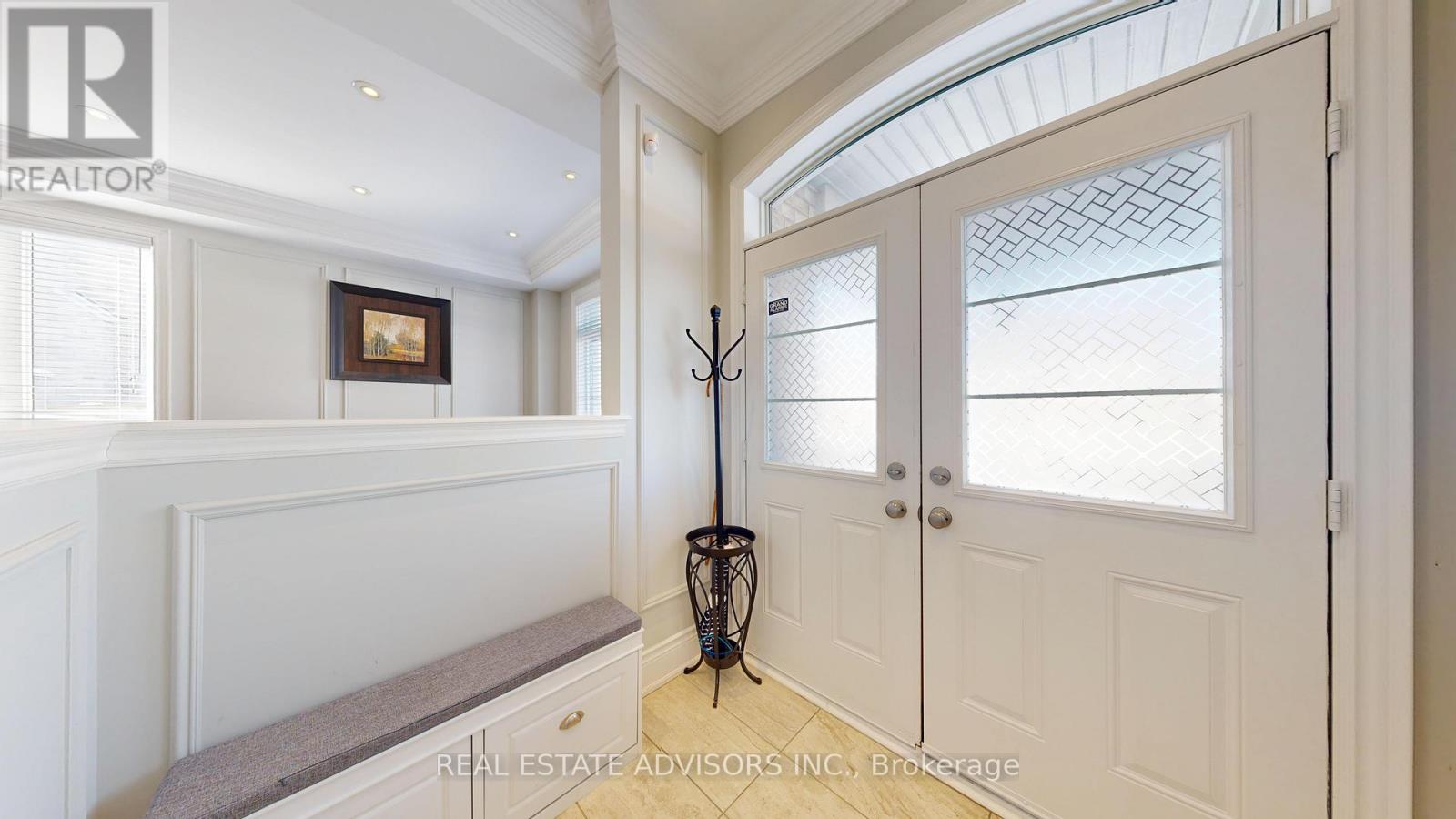 129 Squire Ellis Drive, Brampton, Ontario  L6P 4J4 - Photo 2 - W12745678