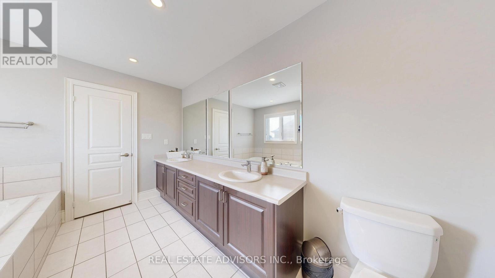 129 Squire Ellis Drive, Brampton, Ontario  L6P 4J4 - Photo 36 - W12745678