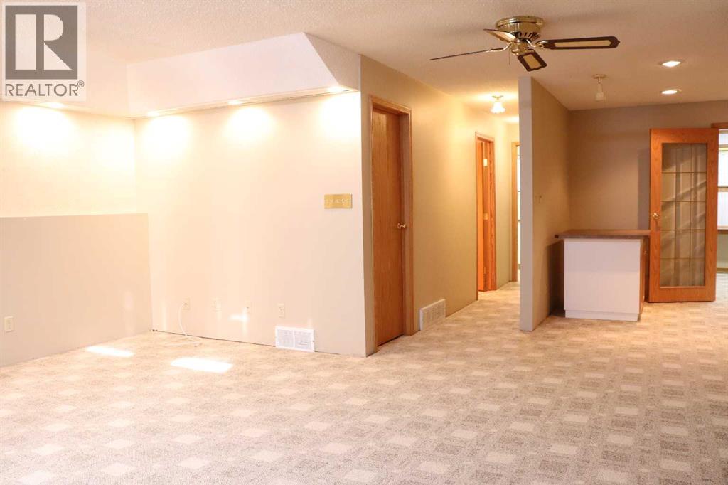 164 Mt Crandell Crescent W, Lethbridge, Alberta  T1K 6L8 - Photo 12 - A2283005