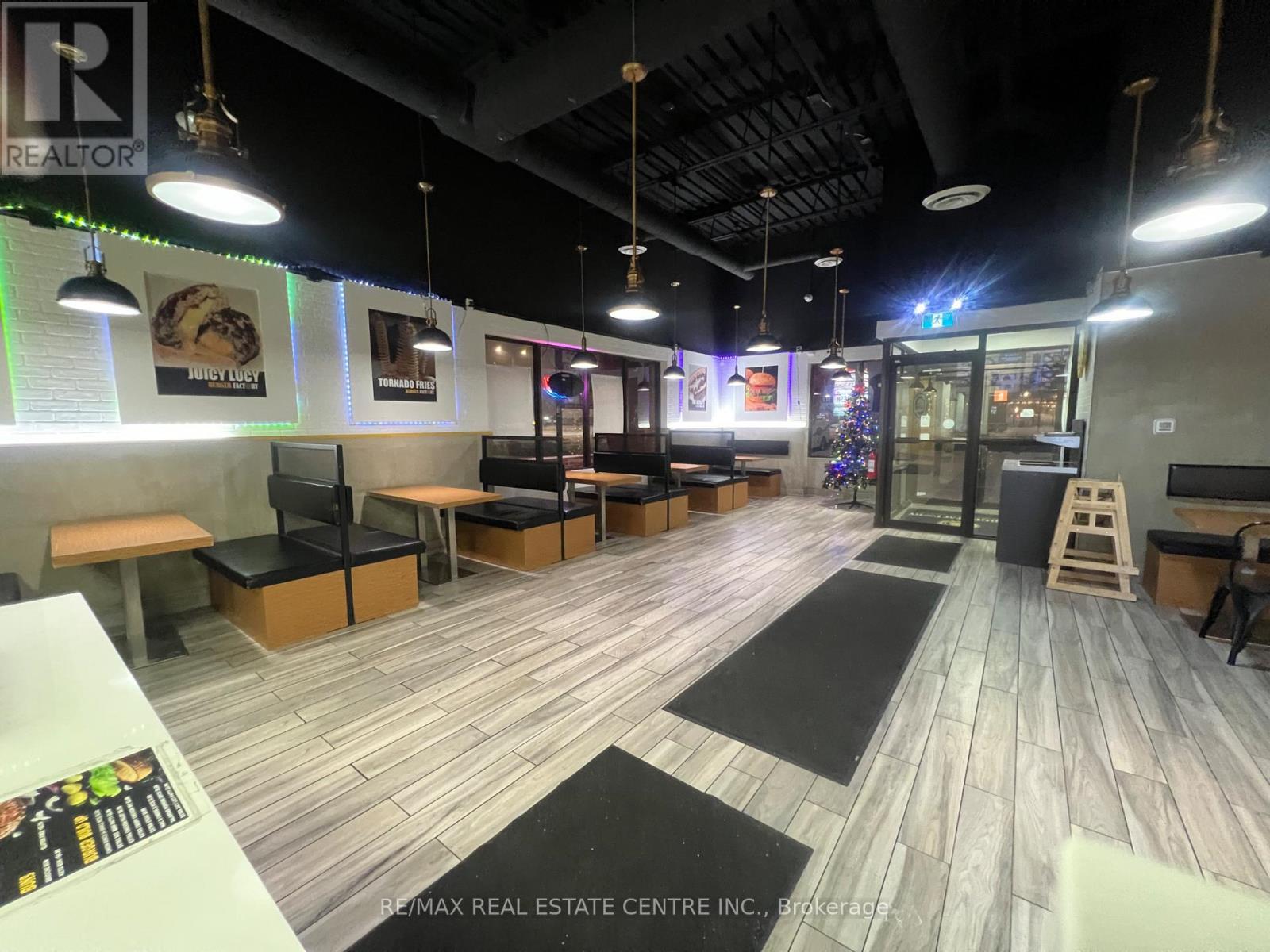 13 - 485 Silvercreek Parkway N, Guelph, Ontario  N1H 7K5 - Photo 2 - X12745684