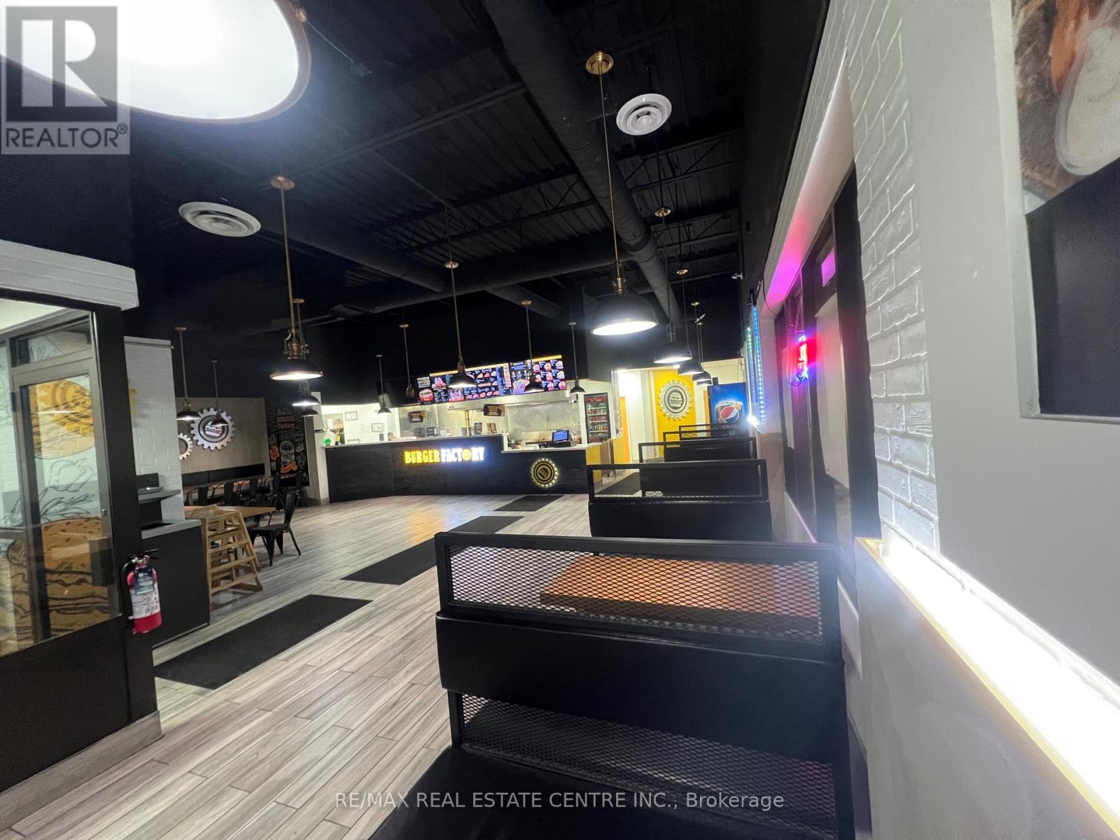 13 - 485 Silvercreek Parkway N, Guelph, Ontario  N1H 7K5 - Photo 4 - X12745684