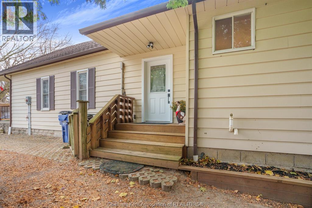 26 Bedford Street, Chatham, Ontario  N7L 2V3 - Photo 5 - 25031039