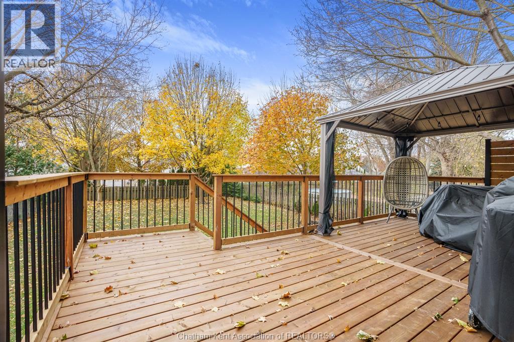 26 Bedford Street, Chatham, Ontario  N7L 2V3 - Photo 11 - 25031039