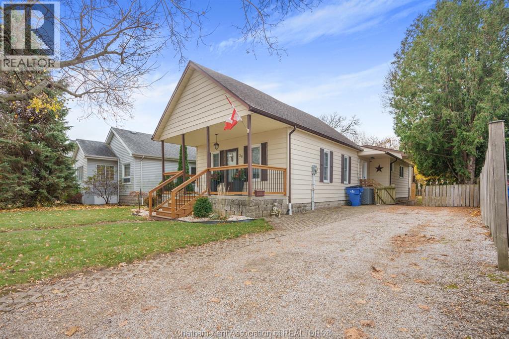 26 BEDFORD STREET, Chatham, Ontario