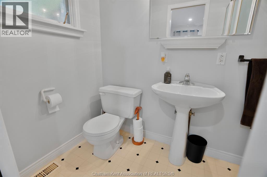 26 Bedford Street, Chatham, Ontario  N7L 2V3 - Photo 40 - 25031039