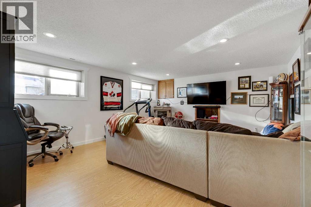 808 5 Avenue Sw, High River, Alberta  T1V 1B9 - Photo 21 - A2274687