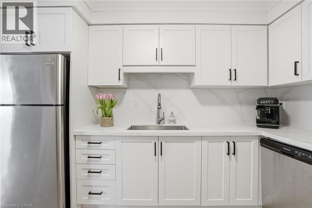 391 Stone Church Road E Unit# 63, Hamilton, Ontario  L9B 2H3 - Photo 13 - 40799178