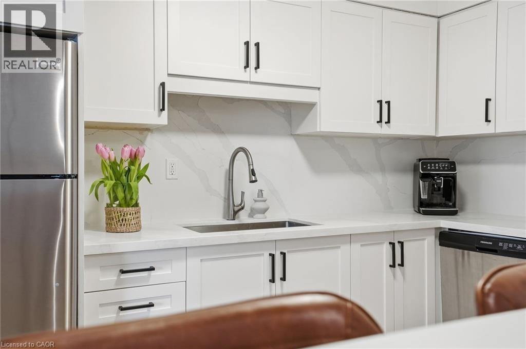 391 Stone Church Road E Unit# 63, Hamilton, Ontario  L9B 2H3 - Photo 12 - 40799178