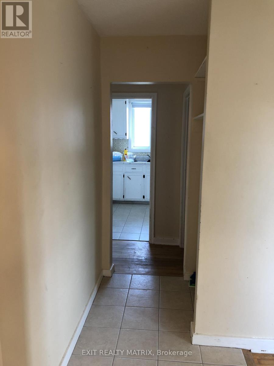 1504 Kingsdale Avenue, Ottawa, Ontario  K1T 1H2 - Photo 13 - X12745692