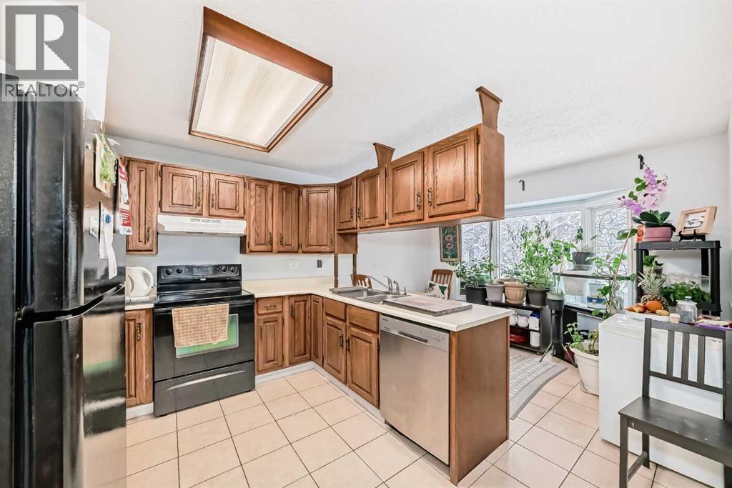 7 Hawksley Crescent Nw, Calgary, Alberta  T3G 3B9 - Photo 9 - A2268348