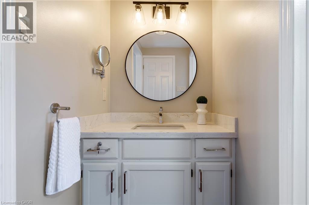 15 Blue Forest Drive, Grimsby, Ontario  L3M 4R4 - Photo 19 - 40776008