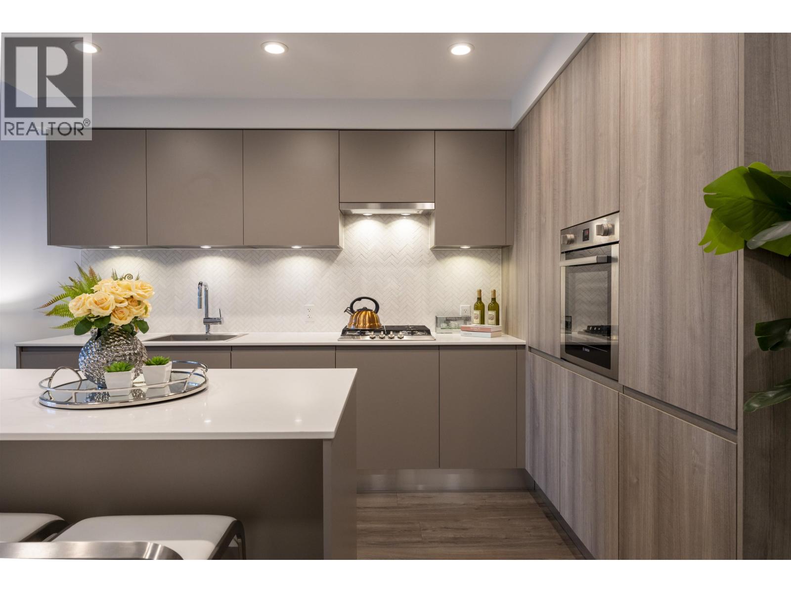 Listing Picture 2 of 26 : 1303 3809 EVERGREEN PLACE, Burnaby / 本拿比 - 魯藝地產 Yvonne Lu Group - MLS Medallion Club Member