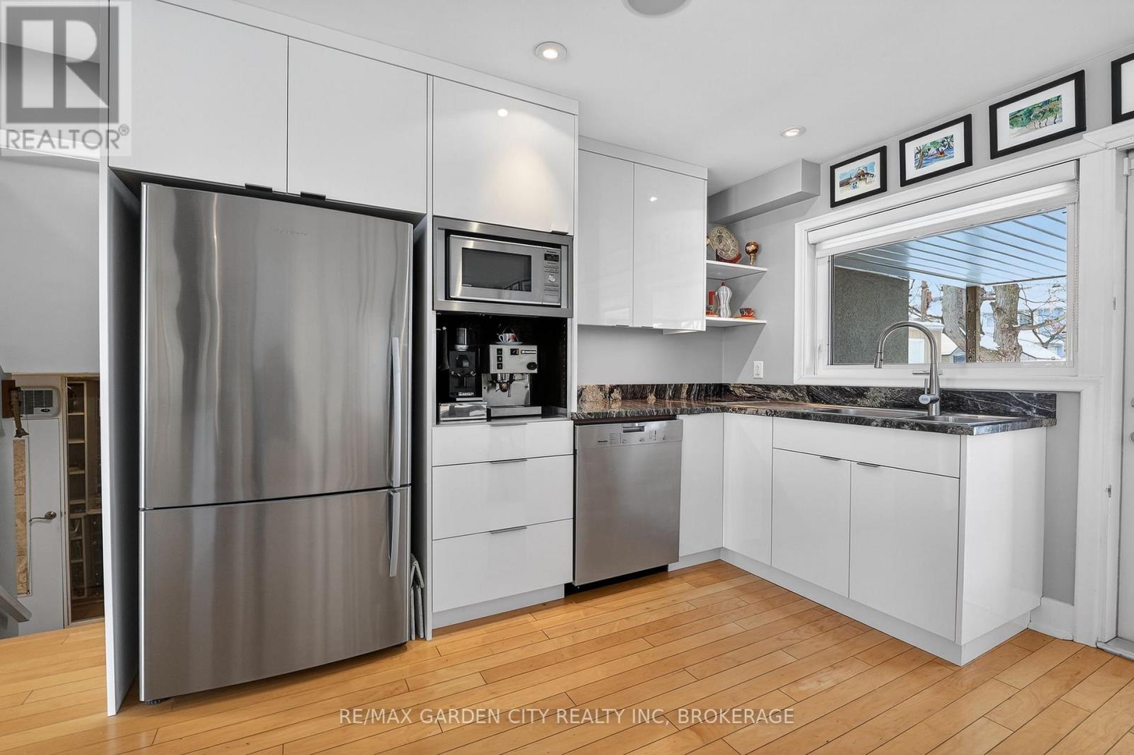 112 Riverdale Drive, St. Catharines, Ontario  L2R 4B9 - Photo 18 - X12745702