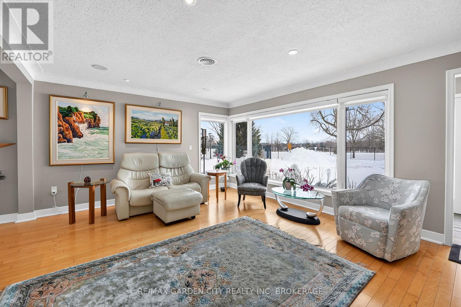 112 Riverdale Drive, St. Catharines, Ontario  L2R 4B9 - Photo 5 - X12745702