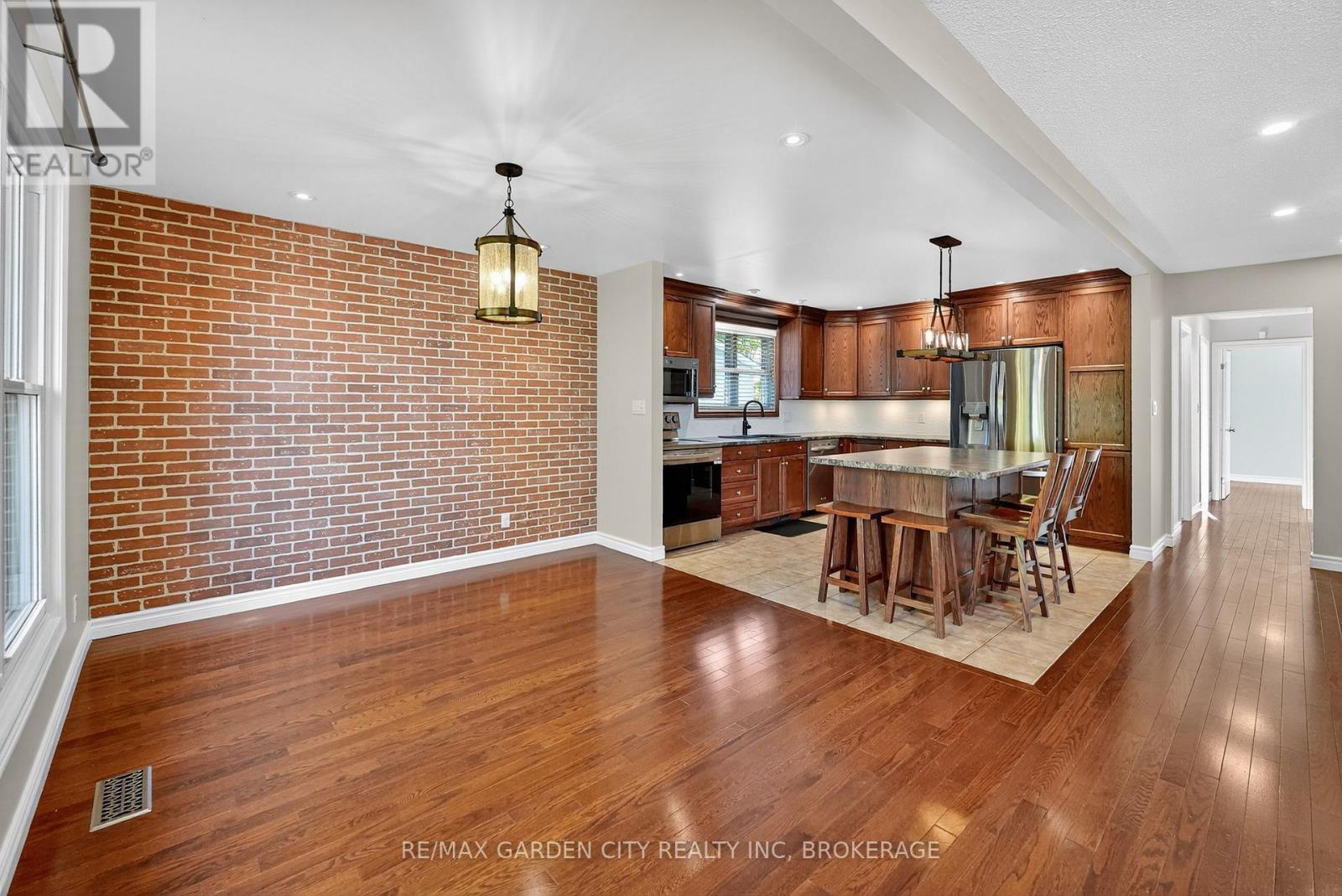 4 Jeanette Drive, St. Catharines, Ontario  L2N 6M4 - Photo 11 - X12745704