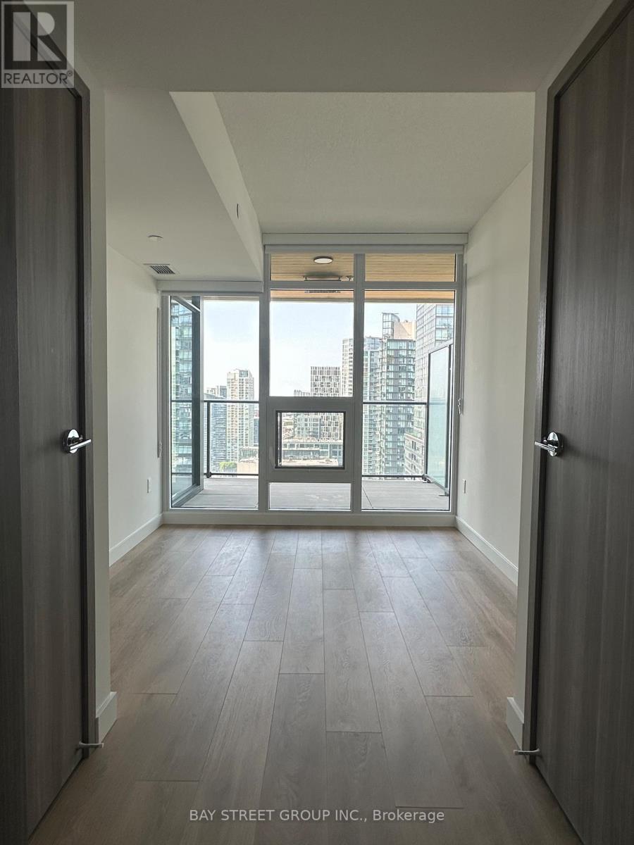 3215 - 3 Concord Cityplace Way, Toronto, Ontario  M5V 0X4 - Photo 10 - C12745710