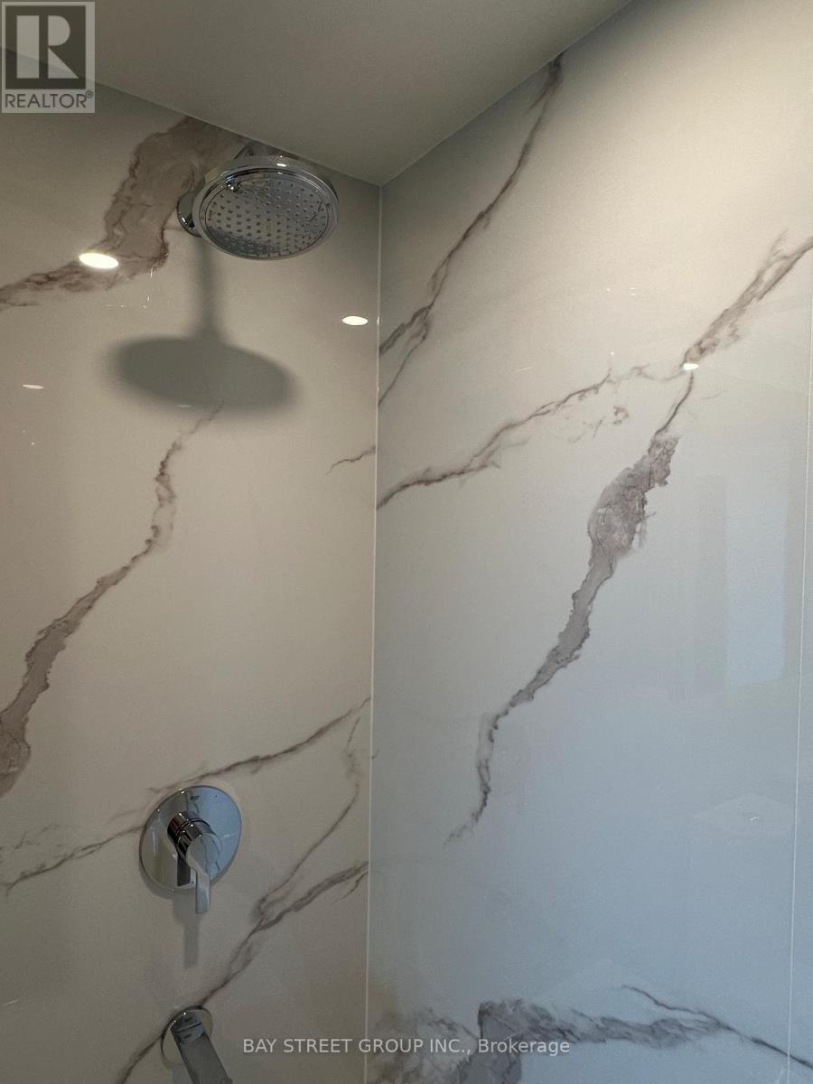 3215 - 3 Concord Cityplace Way, Toronto, Ontario  M5V 0X4 - Photo 17 - C12745710