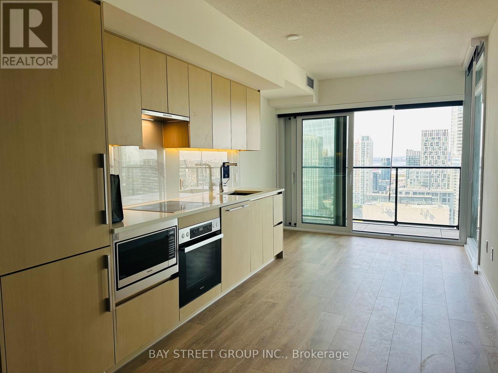 3215 - 3 Concord Cityplace Way, Toronto, Ontario  M5V 0X4 - Photo 18 - C12745710