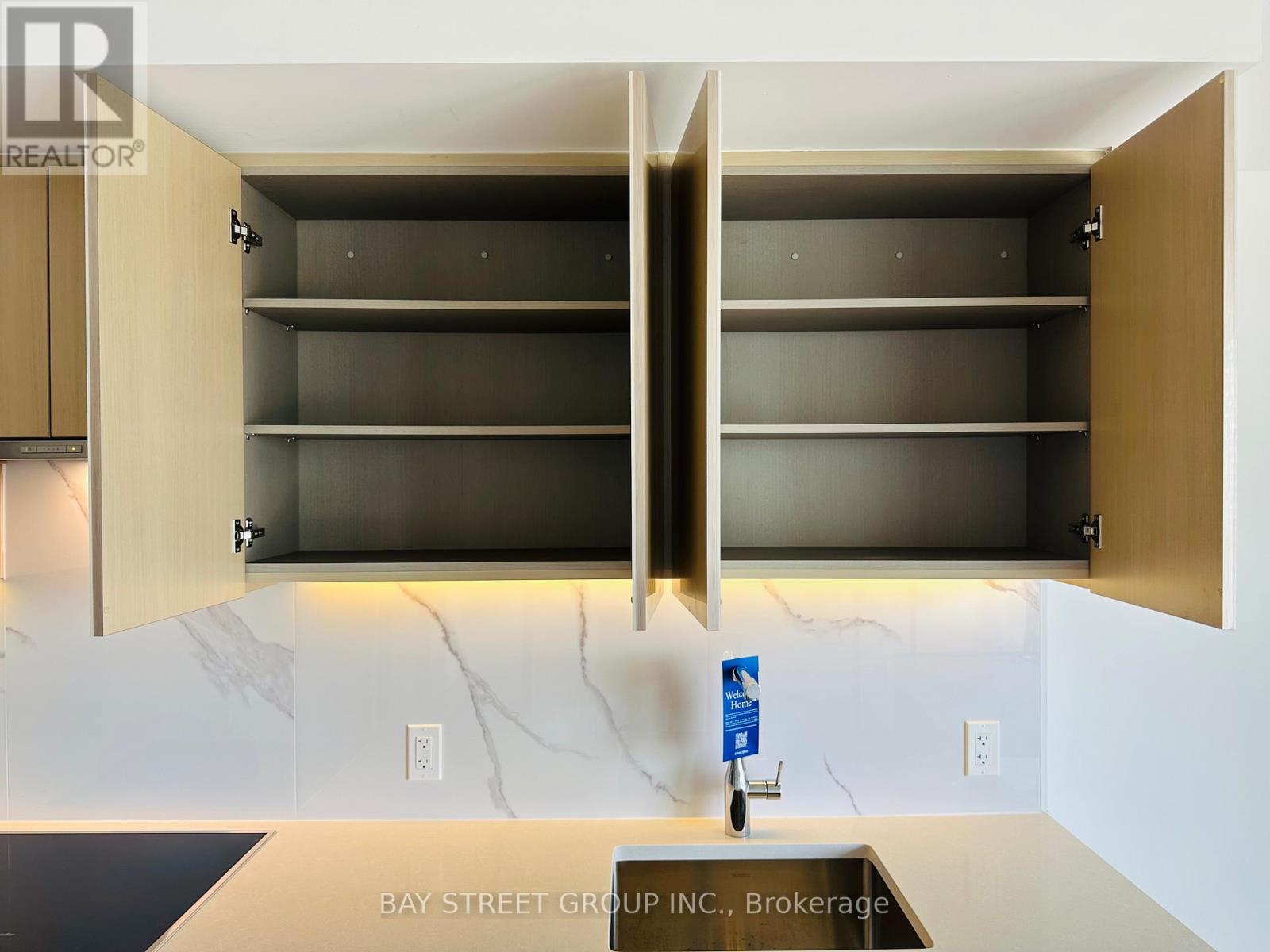 3215 - 3 Concord Cityplace Way, Toronto, Ontario  M5V 0X4 - Photo 4 - C12745710