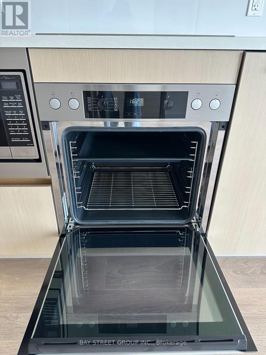 3215 - 3 Concord Cityplace Way, Toronto, Ontario  M5V 0X4 - Photo 6 - C12745710