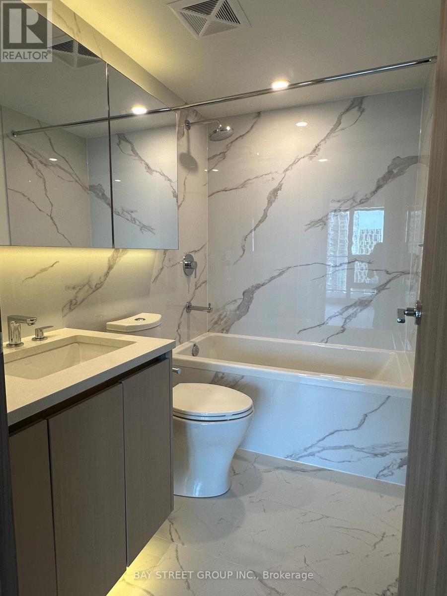 3215 - 3 Concord Cityplace Way, Toronto, Ontario  M5V 0X4 - Photo 9 - C12745710