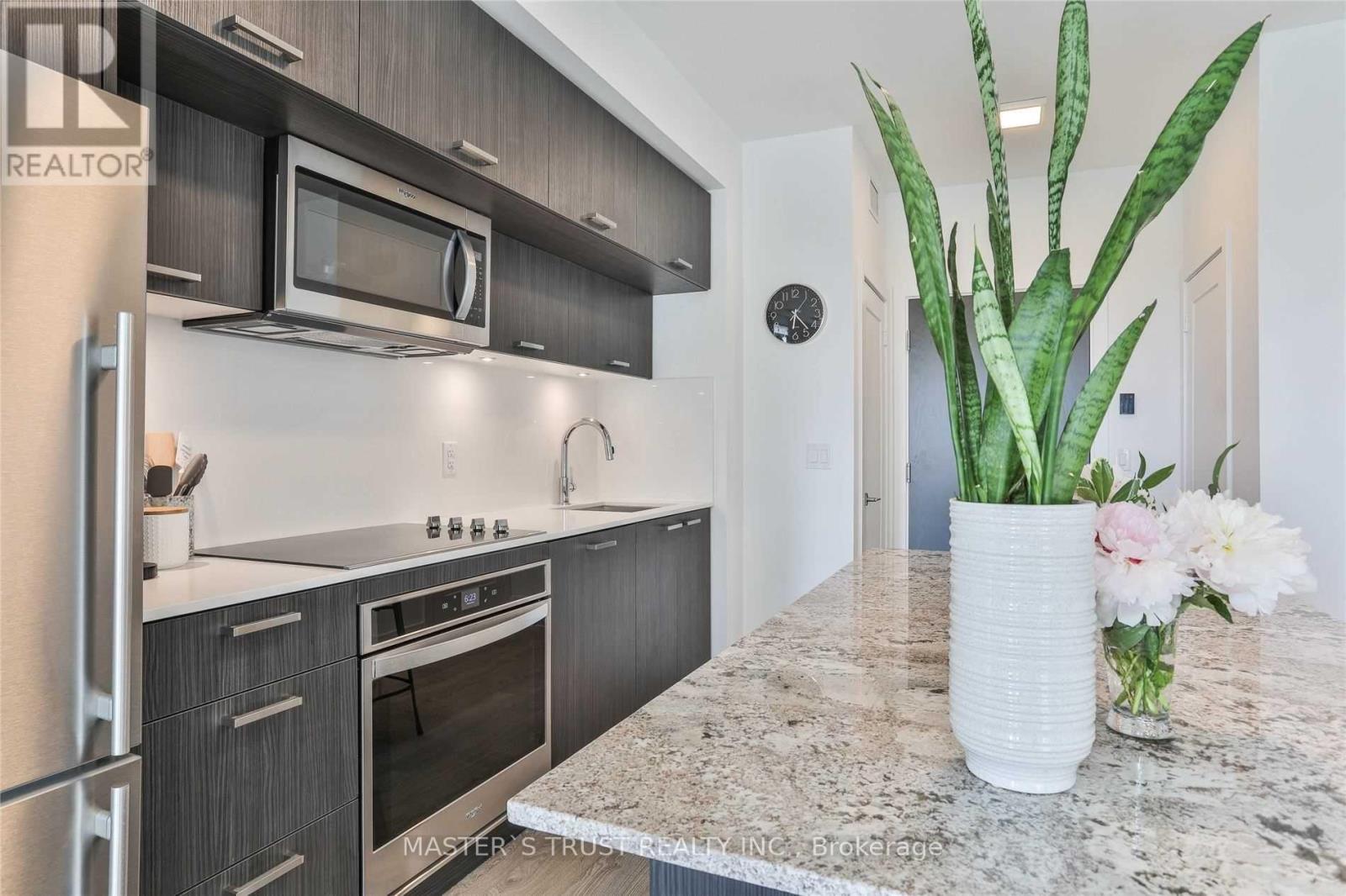 1002 - 50 Mccaul Street, Toronto, Ontario  M5T 1V9 - Photo 9 - C12745772