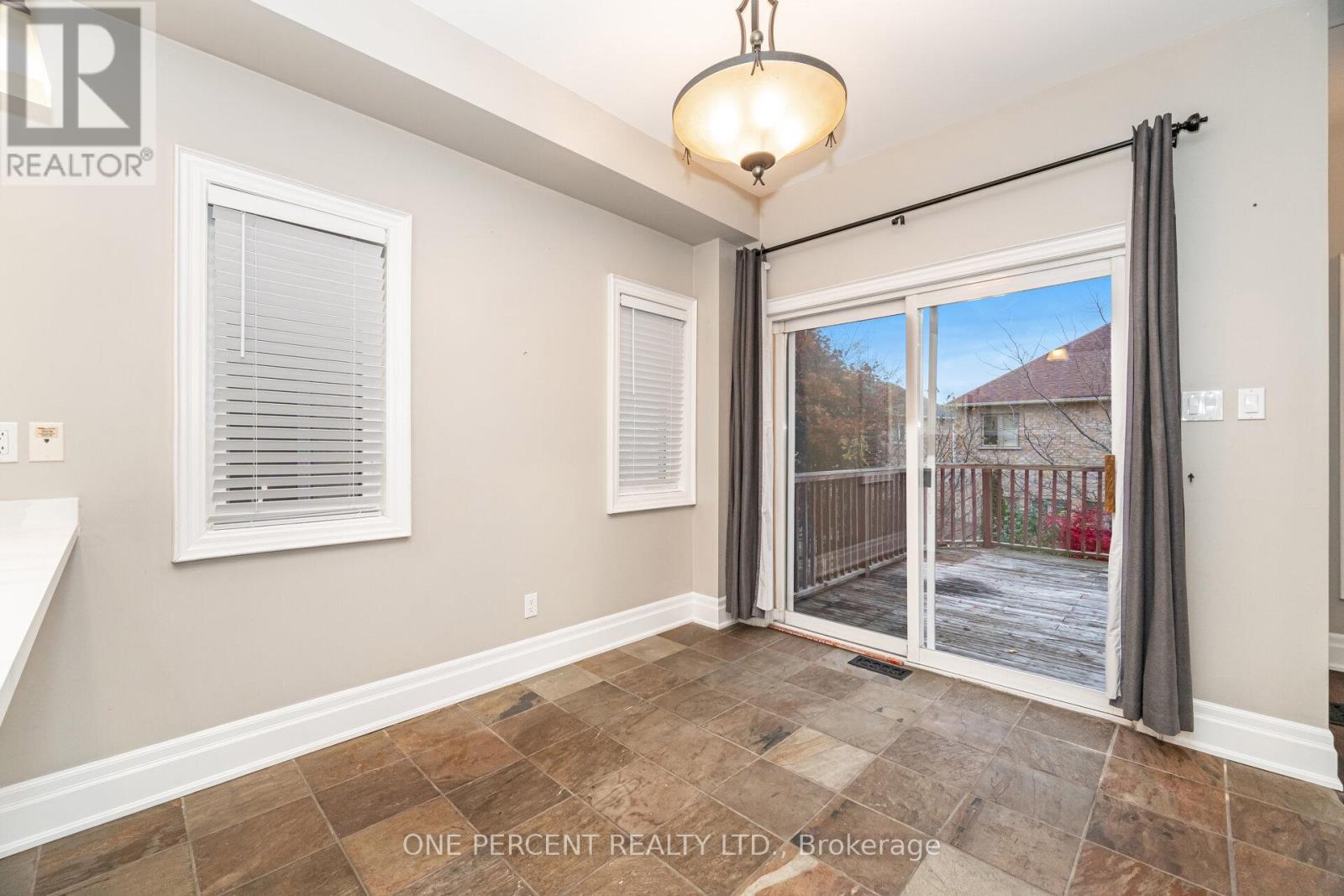 2432 Hilda Drive, Oakville, Ontario  L6H 7N3 - Photo 10 - W12745774