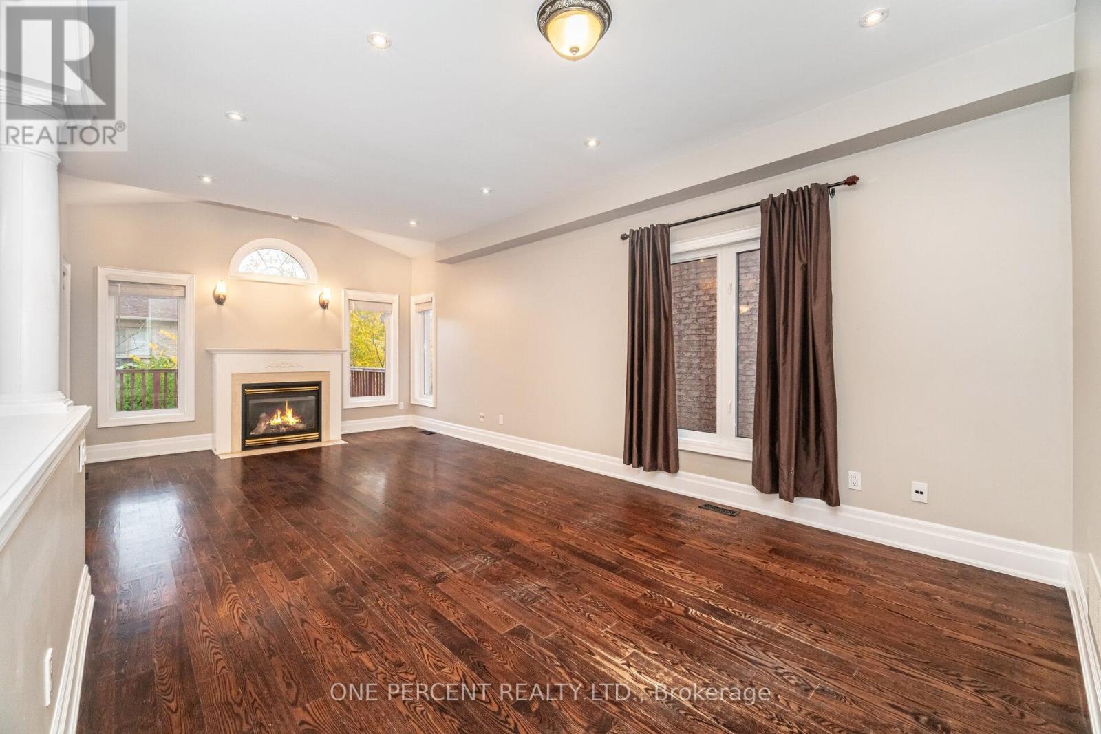 2432 Hilda Drive, Oakville, Ontario  L6H 7N3 - Photo 4 - W12745774