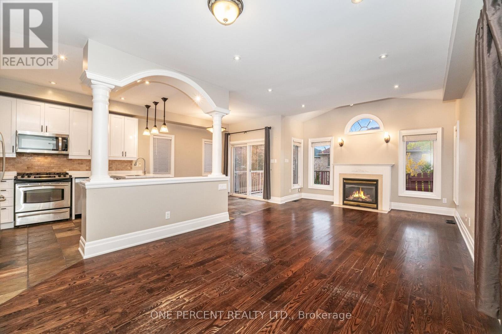 2432 Hilda Drive, Oakville, Ontario  L6H 7N3 - Photo 5 - W12745774