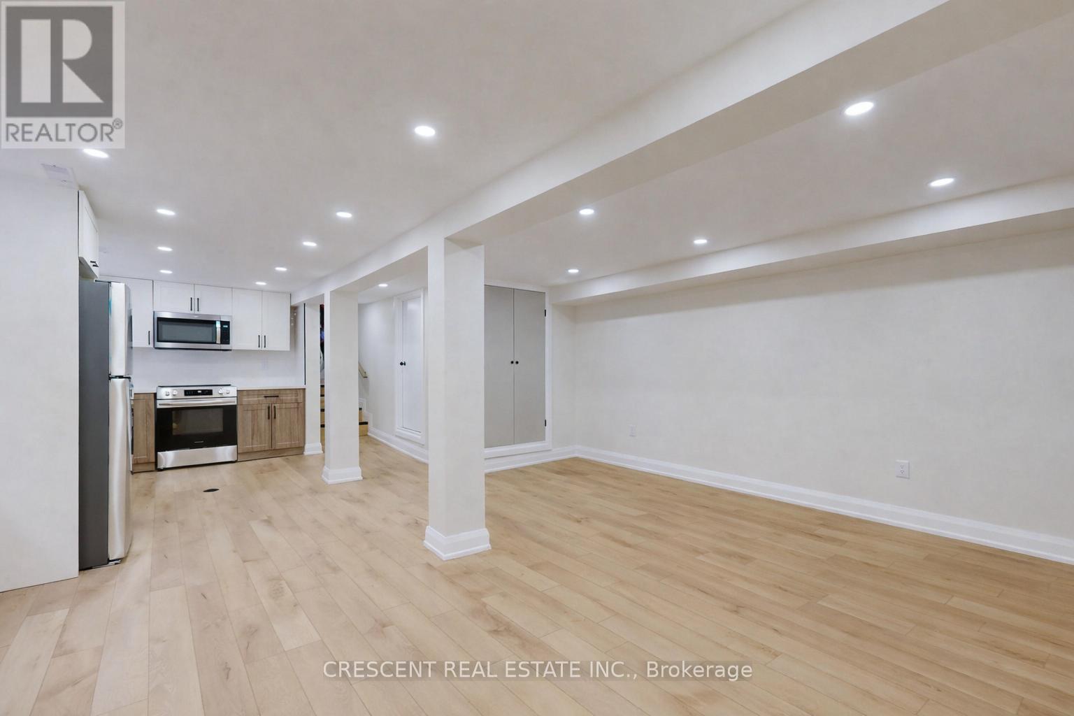 Lower - 59 Elkwood Court, Hamilton, Ontario  L9C 2T5 - Photo 5 - X12745754