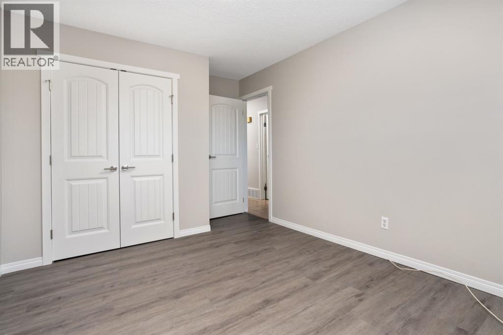 5810 Marler Drive, Camrose, Alberta  T4V 2S8 - Photo 11 - A2279757