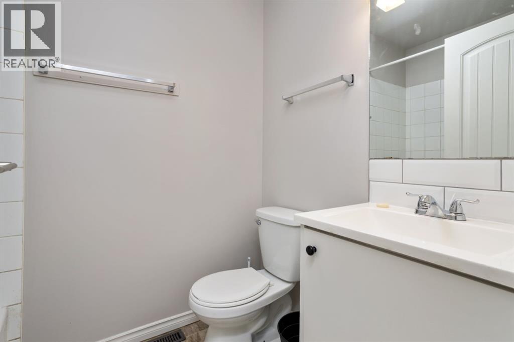 5810 Marler Drive, Camrose, Alberta  T4V 2S8 - Photo 12 - A2279757