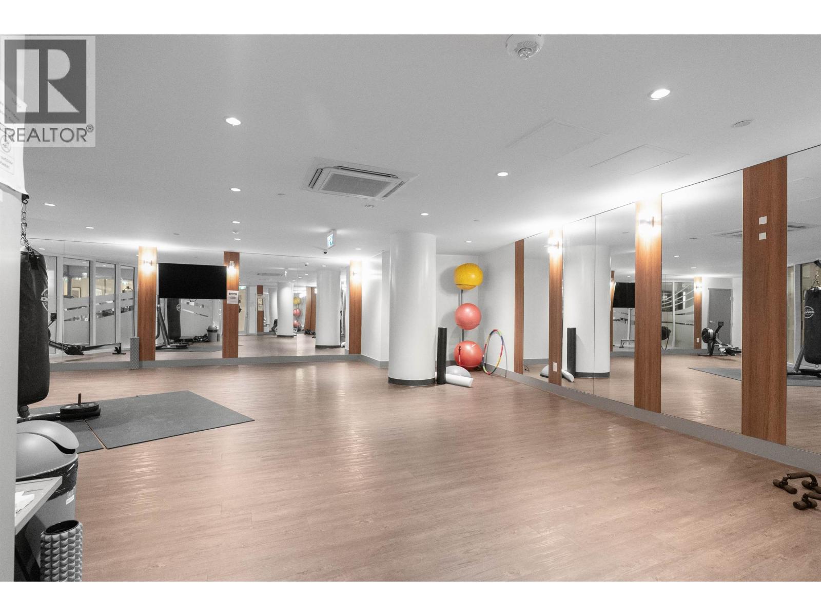 Listing Picture 32 of 37 : 2603 1788 GILMORE AVENUE, Burnaby / 本拿比 - 魯藝地產 Yvonne Lu Group - MLS Medallion Club Member